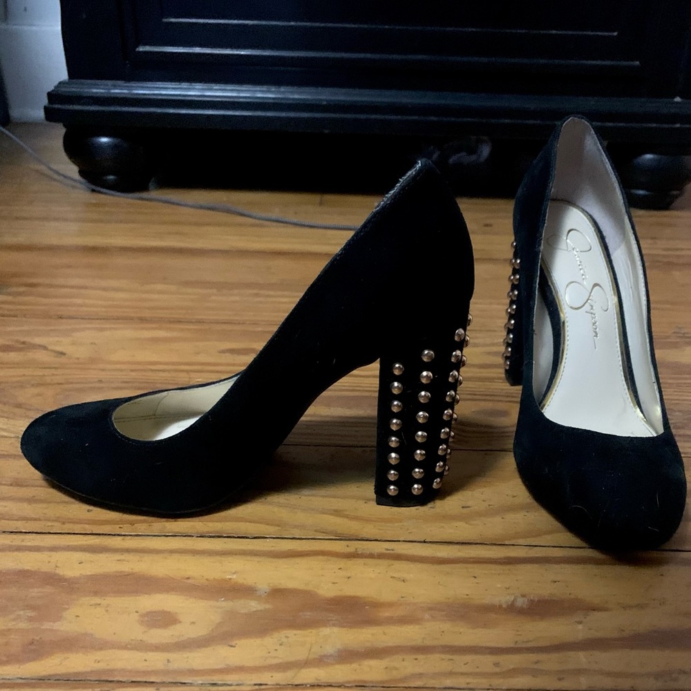 Jessica Simpson Womens Bainer Studded Block Heel Pump